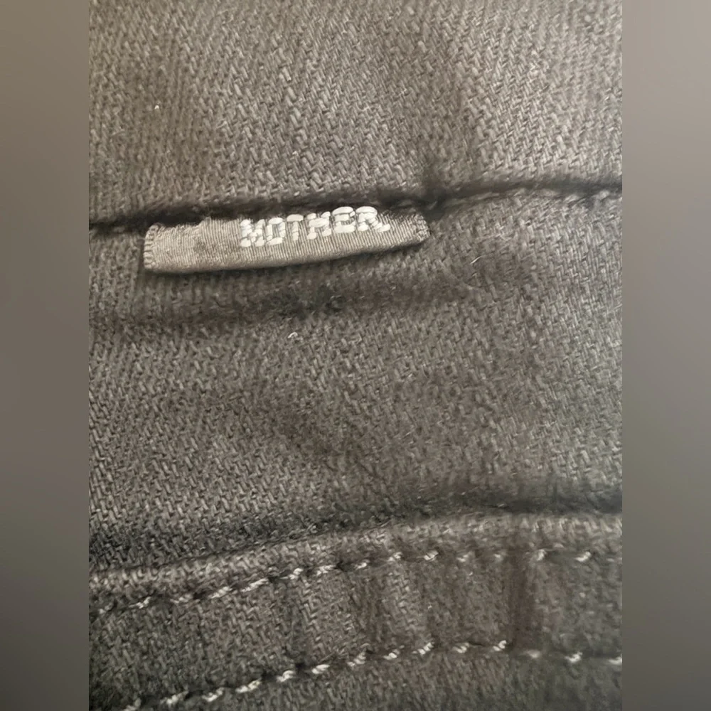 MOTHER The Looker Ankle Fray Jeans in Guilty As Sin Size 31 Black